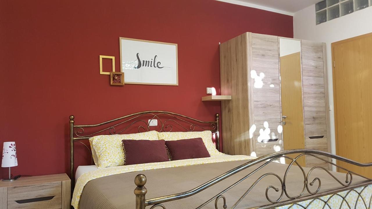 Apartment And Rooms Parus Копер Екстериор снимка