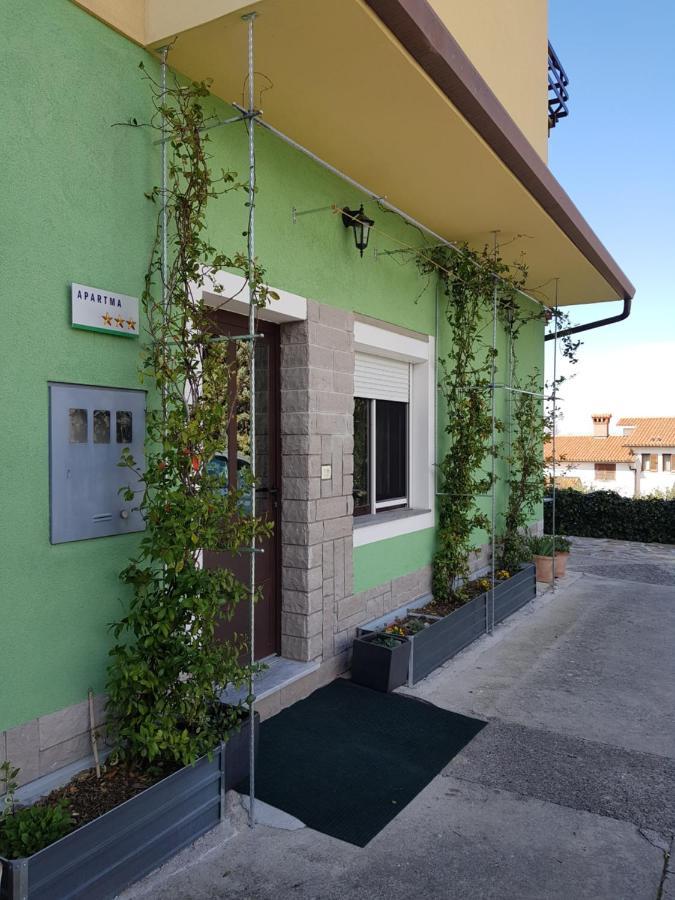 Apartment And Rooms Parus Копер Екстериор снимка
