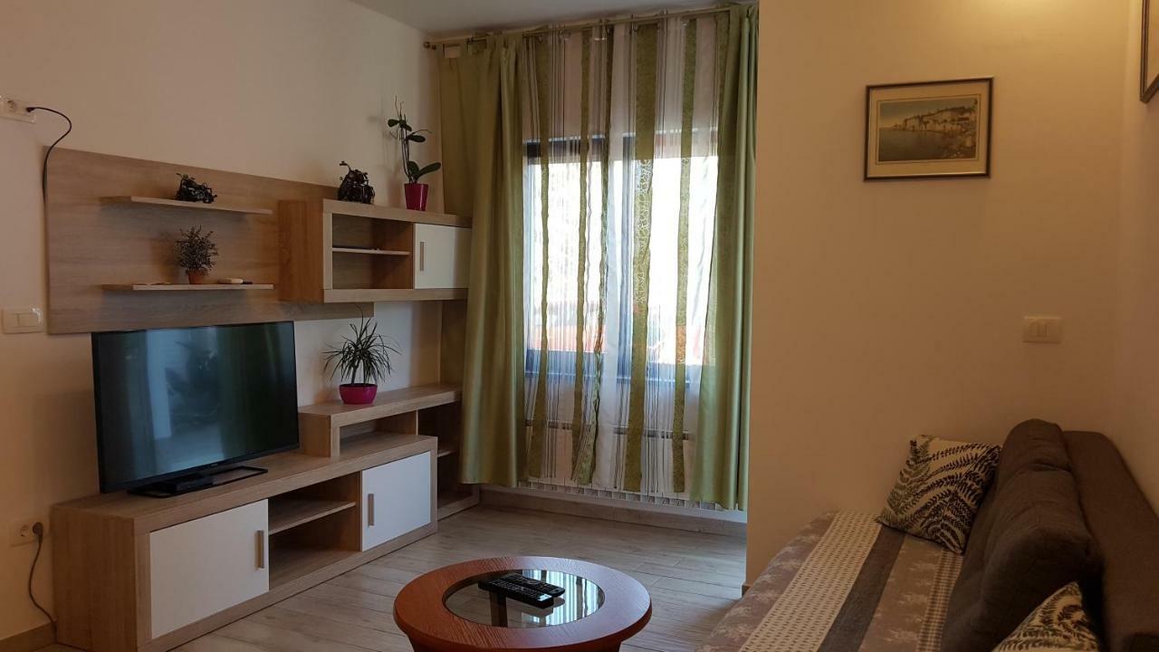Apartment And Rooms Parus Копер Екстериор снимка